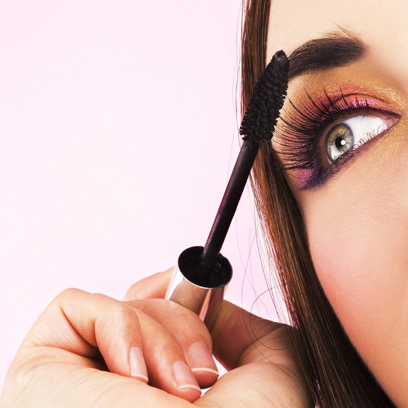 Chọn Mascara có độ phủ tự nhiên 