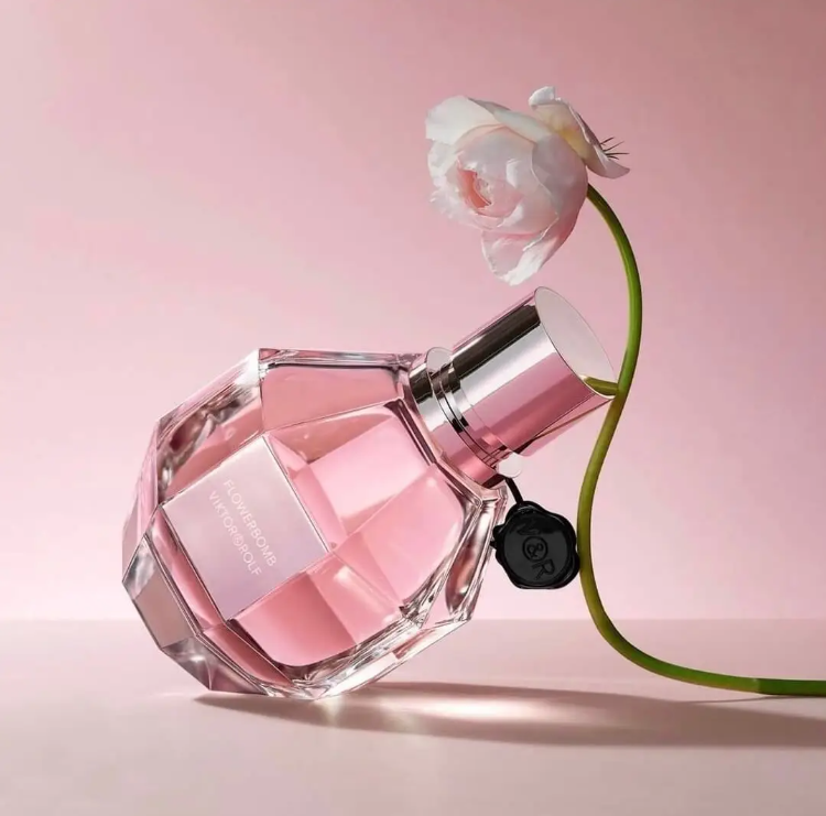 Nước hoa lớn Viktor & Rolf Flowerbomb - Photo 6 Nước Hoa Viktor & Rolf Flowerbomb - Photo 6