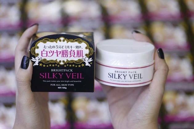 Mỹ phẩm Kem trắng da toàn thân Silky Veil Mỹ phẩm Kem trắng da toàn thân Silky Veil