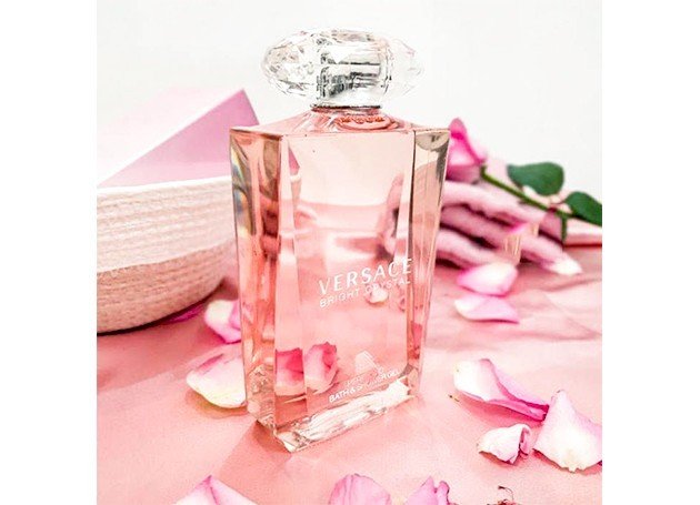 Mỹ phẩm Sữa Tắm Versace Bright Crystal Perfumed Bath & Shower Gel Sữa Tắm Versace Bright Crystal Perfumed Bath & Shower Gel