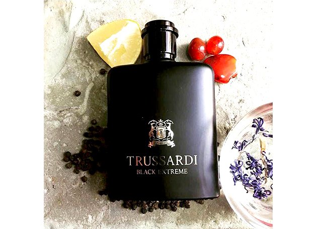 Nước hoa lớn Trussardi Black Extreme Pour Homme - Photo 4 Trussardi Black Extreme Pour Homme - Photo 4