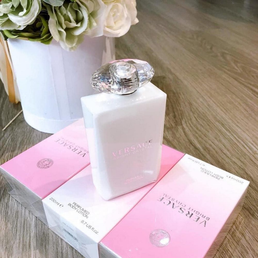 Mỹ phẩm Sữa Dưỡng Thể Versace Bright Crystal - Photo 4 Sữa Dưỡng Thể Versace Bright Crystal - Photo 4
